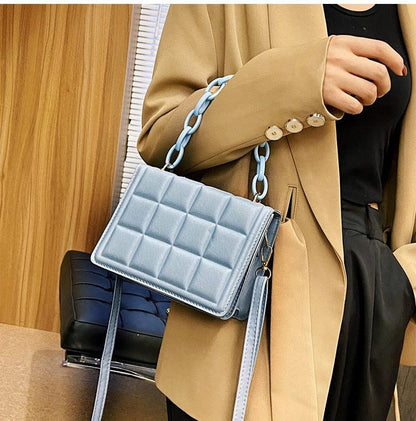 Bolsa Schutz Feminina com corrente